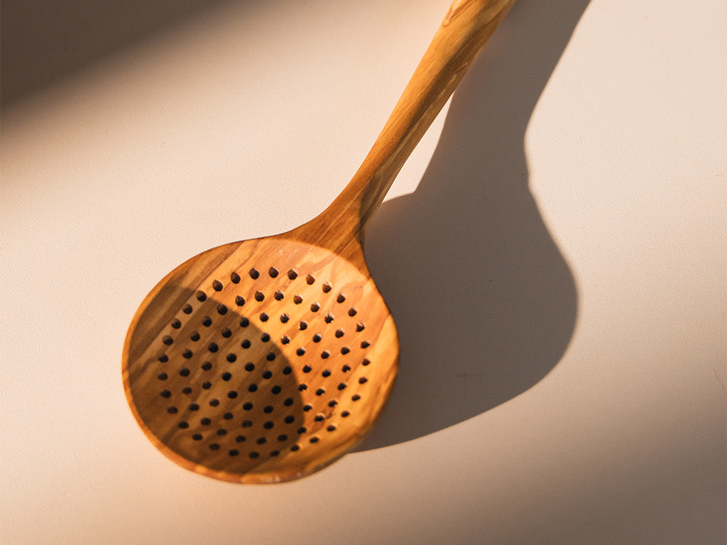 Olive wood skimmer