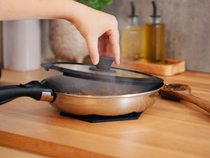 HANDLELESS GLASS LID – 26CM - 3