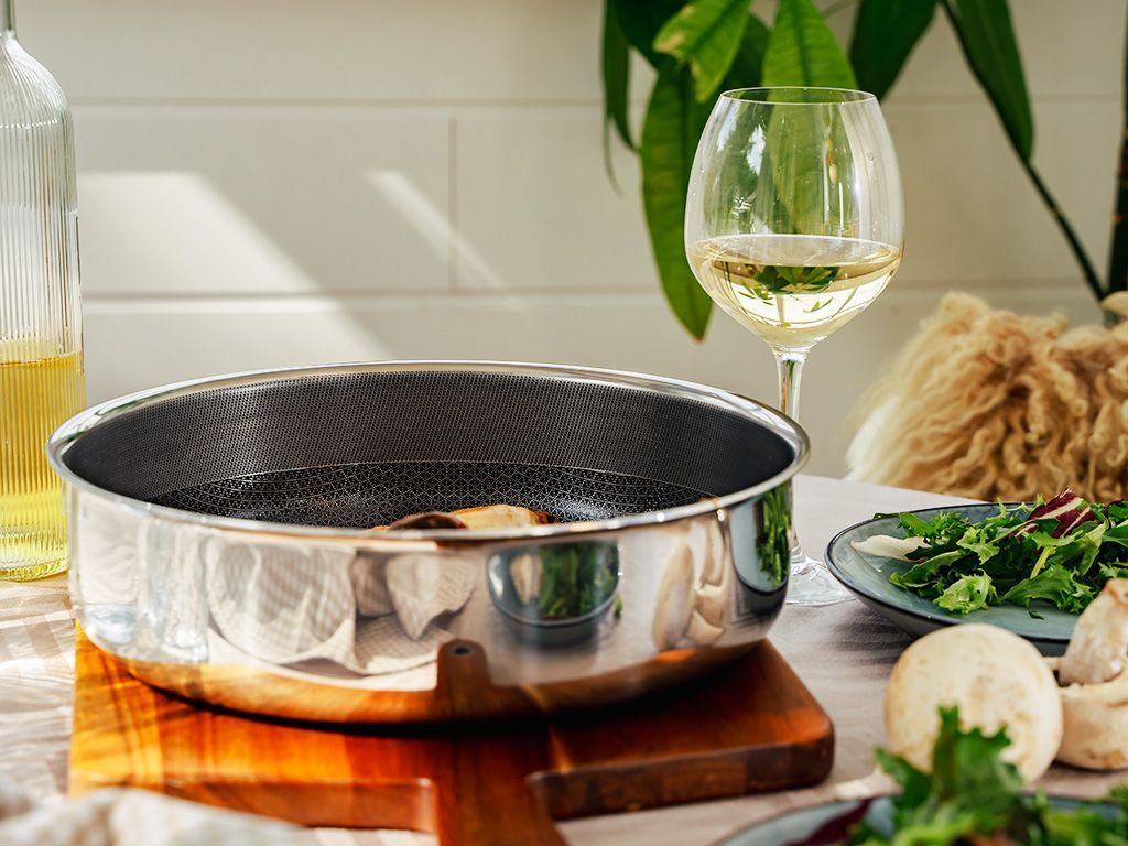 SAUTE PAN WITH DETACHABLE HANDLE 26CM SET - 3