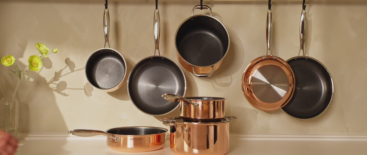 Indlæs video: 
KOBBER Hybrid non-stick sautépande 26CM
